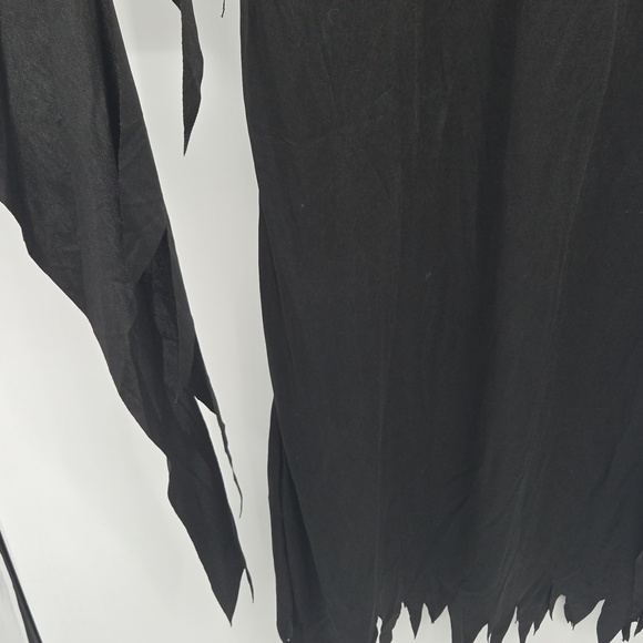 Scream Mask And Robe - Picture 16 of 16